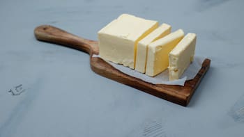 Margarina o mantequilla: qué diferencia hay entre ambas y cuál conviene comprar