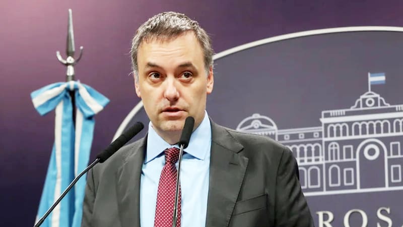 Manuel Adorni en la conferencia de prensa en la que habló del proyecto de Ley de Desalojo.