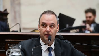 La oposición vuelve a la carga contra Adorni con una moción de censura: qué chances tiene de avanzar