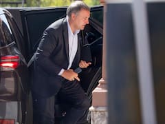 Adorni ultima su DD.JJ. para esta semana, entre el debut del Mundial y un viaje judicial a París