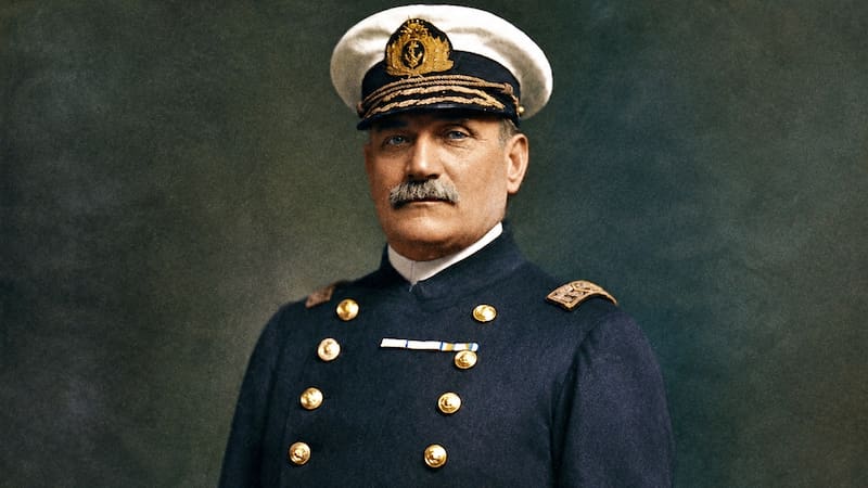 Manuel ingresó a la flamante Escuela Naval Militar que funcionaba a bordo del vapor ARA “General Brown”, egresando como Guardiamarina con excelentes calificaciones.
