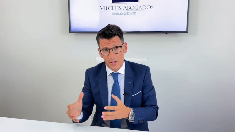 El abogado Manuel Hernández explica que el permiso de los padres para vivir en una vivienda pierde validez tras su fallecimiento y pasa a regirse por las normas de la herencia.