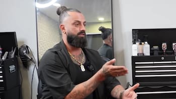 Manuel, peluquero español: “Un barbero contratado en España cobra 1200 euros al mes, pero se gana más si alquilas un sillón”
