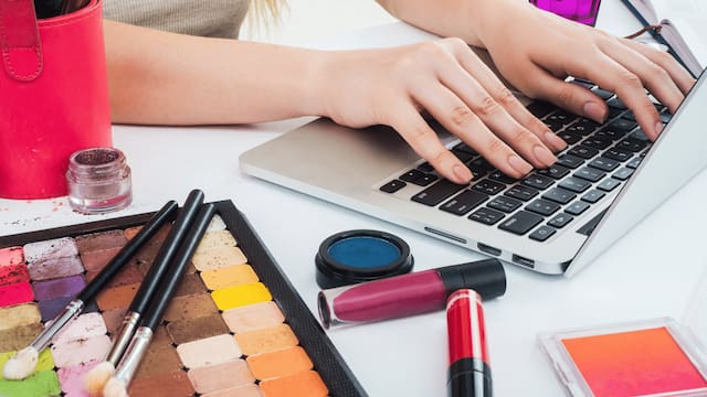 El e-commerce crece 20% y sostiene al comercio minorista en medio de remesas débiles y menor confianza