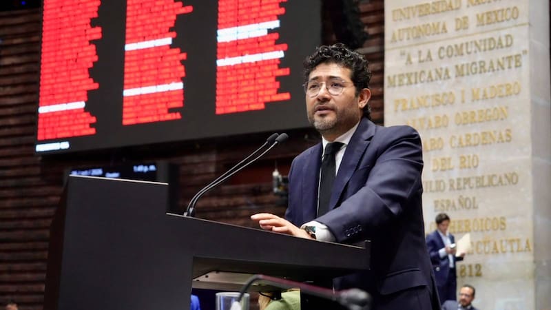 "Probamos que era falsa la idea de que, para competir, los trabajadores debían ganar menos", dijó Bolaños López ente la cámara baja.