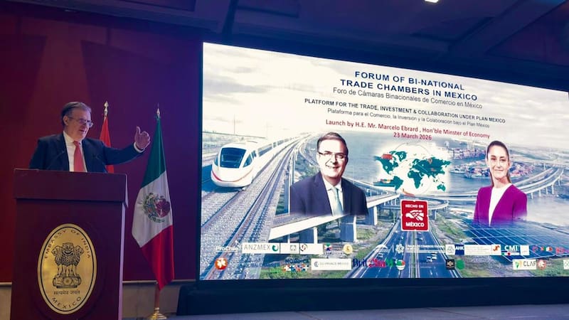 Marcelo Ebrard en el Foro de Cámaras Binacionales de Comercio.