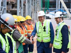 Marcelo Ebrard ‘pasa revista’ a ampliación de planta de Ternium en Nuevo León