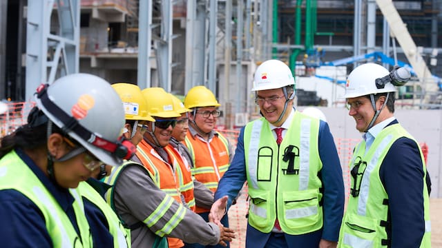 Marcelo Ebrard ‘pasa revista’ a ampliación de planta de Ternium en Nuevo León