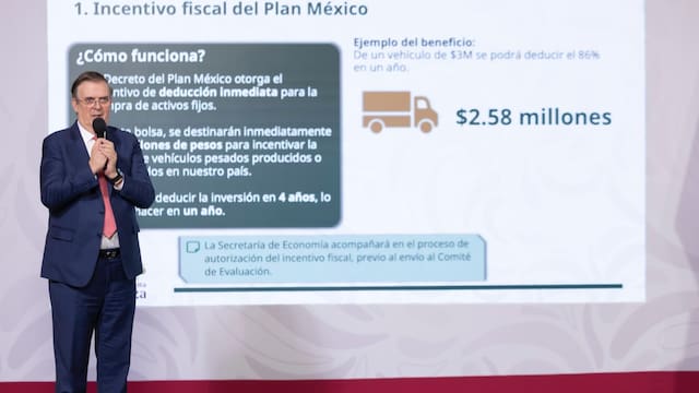 ¿Tienes un camión viejo? El gobierno lanza plan para renovarlo: así puedes deducir hasta 2.5 millones