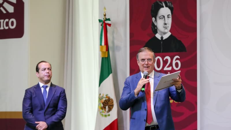 Marcelo Ebrard, titular de la Secretaría de Economía, presentando los resultados de la IED al primer trimestre de este año.