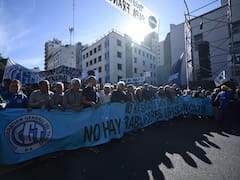 Debate en el Palacio, tensión en la calle: los gremios se endurecen con una advertencia