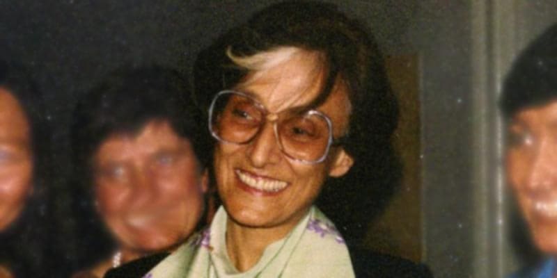 Tras licenciarse en Historia, descubrió su vocación como laica consagrada en la Obra de María, nombre canónico del Movimiento de los Focolares.