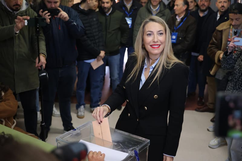 María Guardiola necesita negociar con Vox para intentar lograr apoyos en la segunda votación y poder convertirse en presidenta de la Junta de Extremadura.