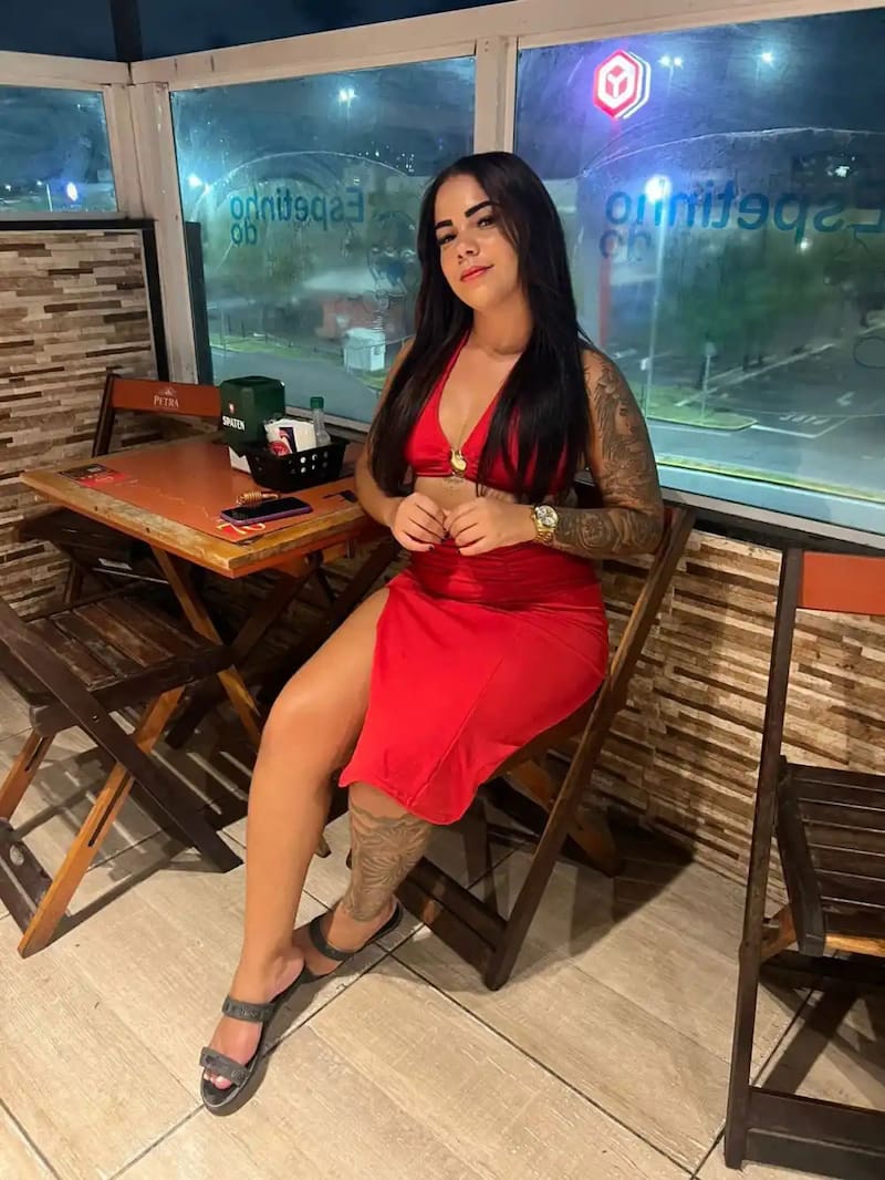 Una persona que vio la escena intentó llevar a Gabryel y María a un hospital, pero la joven no pudo salvarse