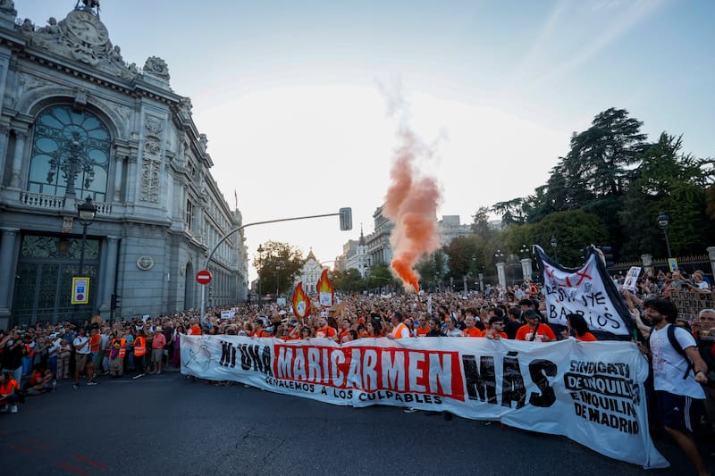 Manifestación de apoyo a Maricarmen, la anciana desahuciada en el distrito de Retiro, convocada por el Sindicato de Inquilinas e Inquilinos de Madrid.