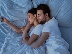 Dormir abrazado a la pareja: lo que revela de tu cuerpo y por qué los expertos advierten que mejora el descanso