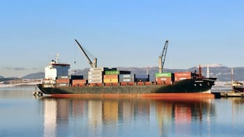 El sector marítimo endurece sus críticas a Sturzenegger y rechaza la apertura del cabotaje