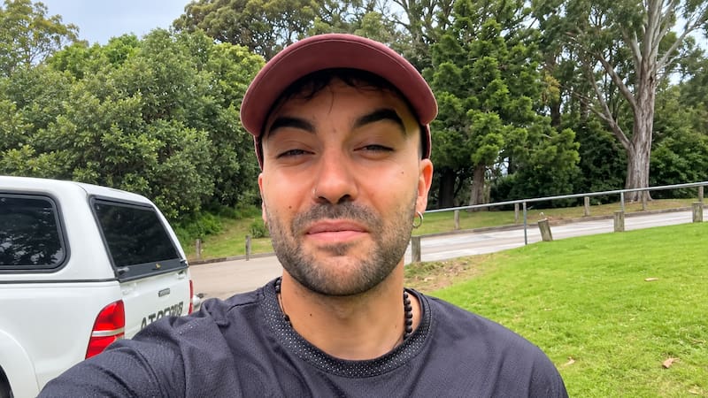 Mario, español en Australia: “En cuatro horas de trabajo cubro el alquiler de todo un mes” (foto: TikTok + ChatGPT)