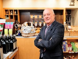 Tendrá café 100% ‘argento’, elogia las importaciones y tejió un “mega” acuerdo con YPF