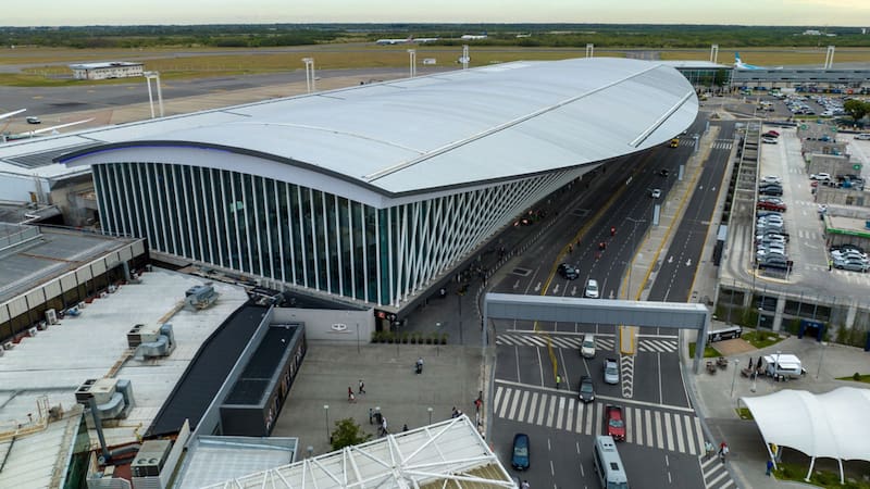 Más allá de la extensión de la concesión, el acuerdo redefine el mapa de infraestructura aeroportuaria del país para las próximas tres décadas.