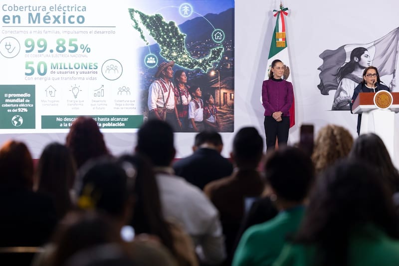 Claudia Sheinbaum encabezó la entrega de 96 viviendas en el desarrollo Lomas de San Miguel del Infonavit en Puebla.