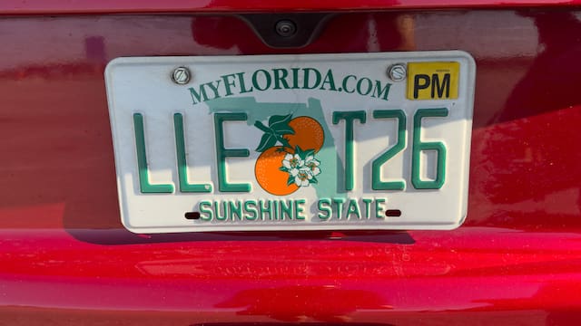 Medida oficial en Florida | El FLHSMV suspenderá las matrículas de todos los ciudadanos y extranjeros que no renueven este certificado obligatorio antes de la fecha límite