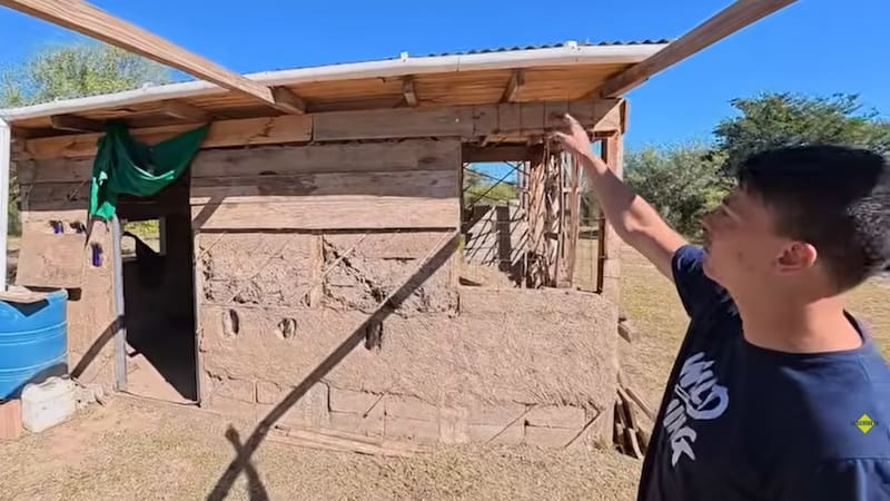 Mauricio decidió dejar su empleo en una fábrica automotriz para comenzar una nueva vida en las sierras de Traslasierra, Argentina.