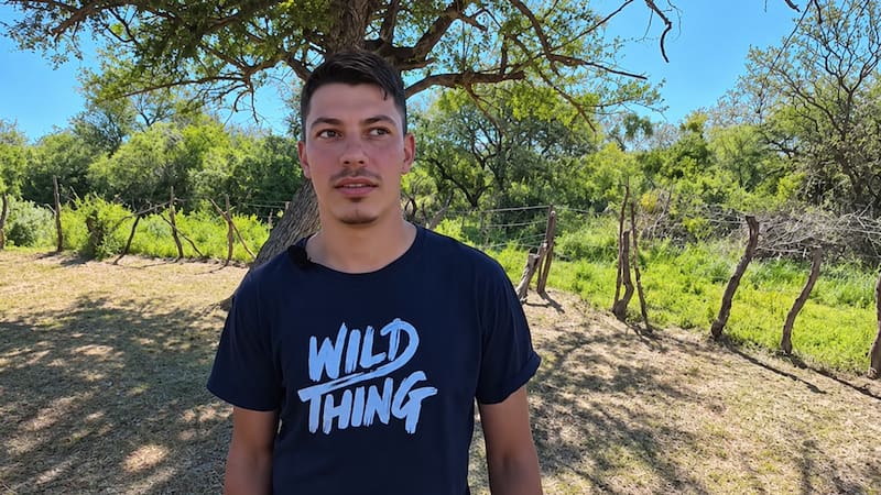 Mauricio Verbichi, de 37 años, dejó una fábrica de coches para vivir en el campo: “No tener trabajo fijo es una tranquilidad” (foto: Youtube)