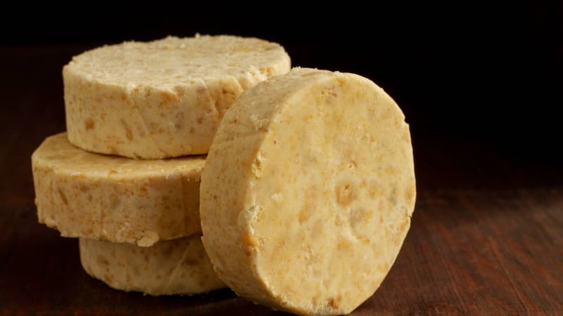 Los productos en mercados navideños: bajo riesgo sanitario pero ojo al chocolate y roscón. (Fuente: Freepik).