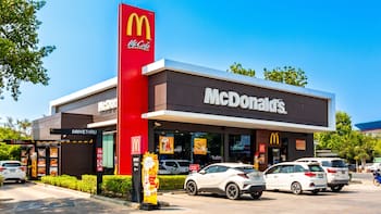 McDonald’s abre un restaurante en el país con 280m², terraza y zona de juegos: creará 35 puestos de trabajo