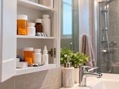 El error de guardar medicamentos en el baño: por qué los especialistas recomiendan evitarlo