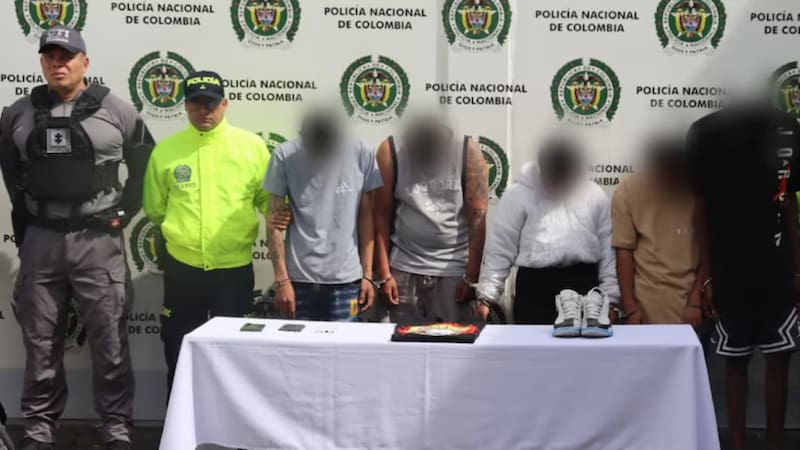 Las investigaciones continúan mientras Medicina Legal analiza restos hallados en Cali y los cinco procesados permanecen detenidos por decisión judicial.