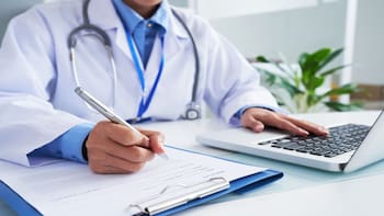 Sigue el paro de médicos de PAMI: qué servicios quedan suspendidos y qué hacer si tenías un turno programado