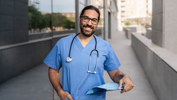 El Gobierno anunció un aumento de 5,1% para personal médico del IMSS: qué se sabe de la medida y por qué los trabajadores la rechazan