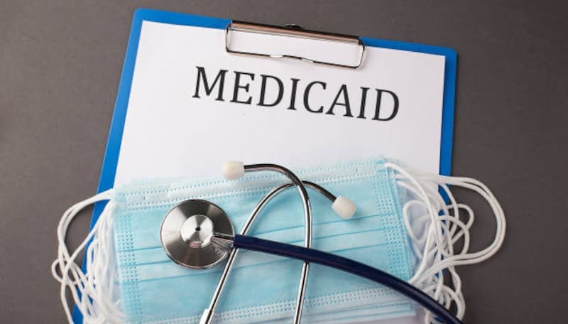 Fin de Medicaid | Estados Unidos prohibirá la prestación a quienes no puedan demostrar que cumplen este requisito