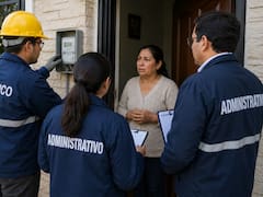 Ya es oficial: el Gobierno enviará técnicos y administrativos casa por casa para revisar fraudes en medidores de luz y agua