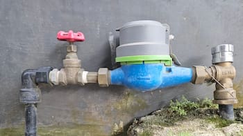 Comisión de Recursos Hidráulicos: proponen actualizar medidas contra las tomas clandestinas de agua y resaltan su peligro para la salud