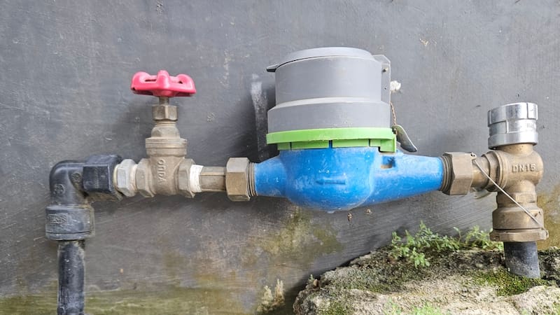 Congreso de Edomex busca endurecer las leyes contra las conexiones ilegales de agua potable.
