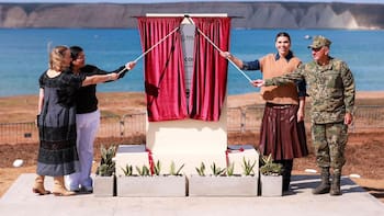 Colocan la primera piedra de un megapuerto en Baja California que impulsaría el comercio mexicano en el Pacífico