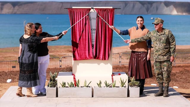 Colocan la primera piedra de un megapuerto en Baja California que impulsaría el comercio mexicano en el Pacífico