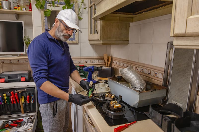 Multas de miles de euros para los vecinos que no cumplan con la normativa DB-HS 3 sobre extractores de humo para todas las cocinas