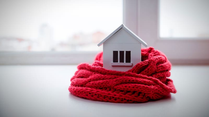 Mejorar el aislamiento ayuda a conservar el calor y reducir el consumo energético.