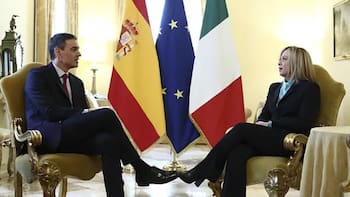 Meloni no invitó a Sánchez a una cumbre de presidentes europeos: el socialista explotó contra la italiana