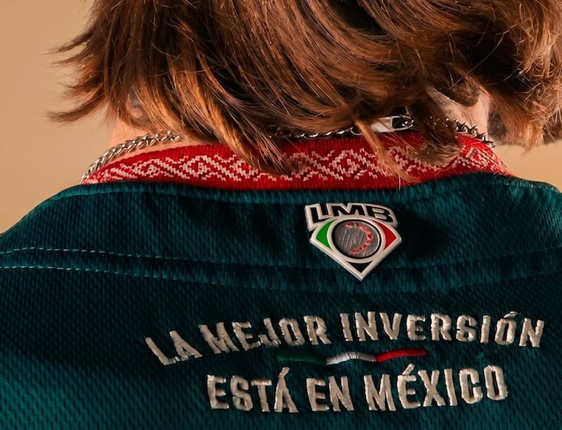 Mensaje en jersey de DIABLOSO, el ticker de Diablos Rojos en la BMV.