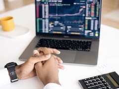 Por qué el mercado sube cuando hay malas noticias económicas: la lógica que parece contradictoria