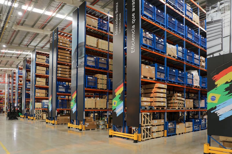 Mercedes-Benz Camiones y Buses inauguró su Centro Logístico en Zárate con una inversión de u$s 110 millones