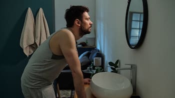 Depresión y masculinidad: los 4 síntomas que debes identificar antes de que sea demasiado tarde