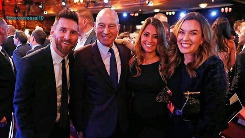 Lionel Messi, Patrick Stewart, Antonela Roccuzzo y Sunny Ozell durante la gala de los premios The Best FIFA Football Awards 2017, celebrada en Londres el 23 de octubre de 2017.