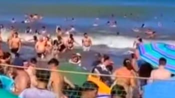 Ola gigante en Santa Clara del Mar mató a un hombre y dejó más de 30 heridos: Defensa Civil trabaja en el lugar