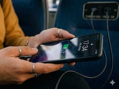 El Metrobús cambiará para siempre: ahora las unidades tendrán cargadores y los pasajeros podrán cargar sus dispositivos mientras viajan